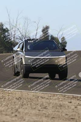 media/Nov-08-2025-Speed Ventures (Sat) [[1c7a6332f5]]/TC B/Session 2 (Turn 2)/